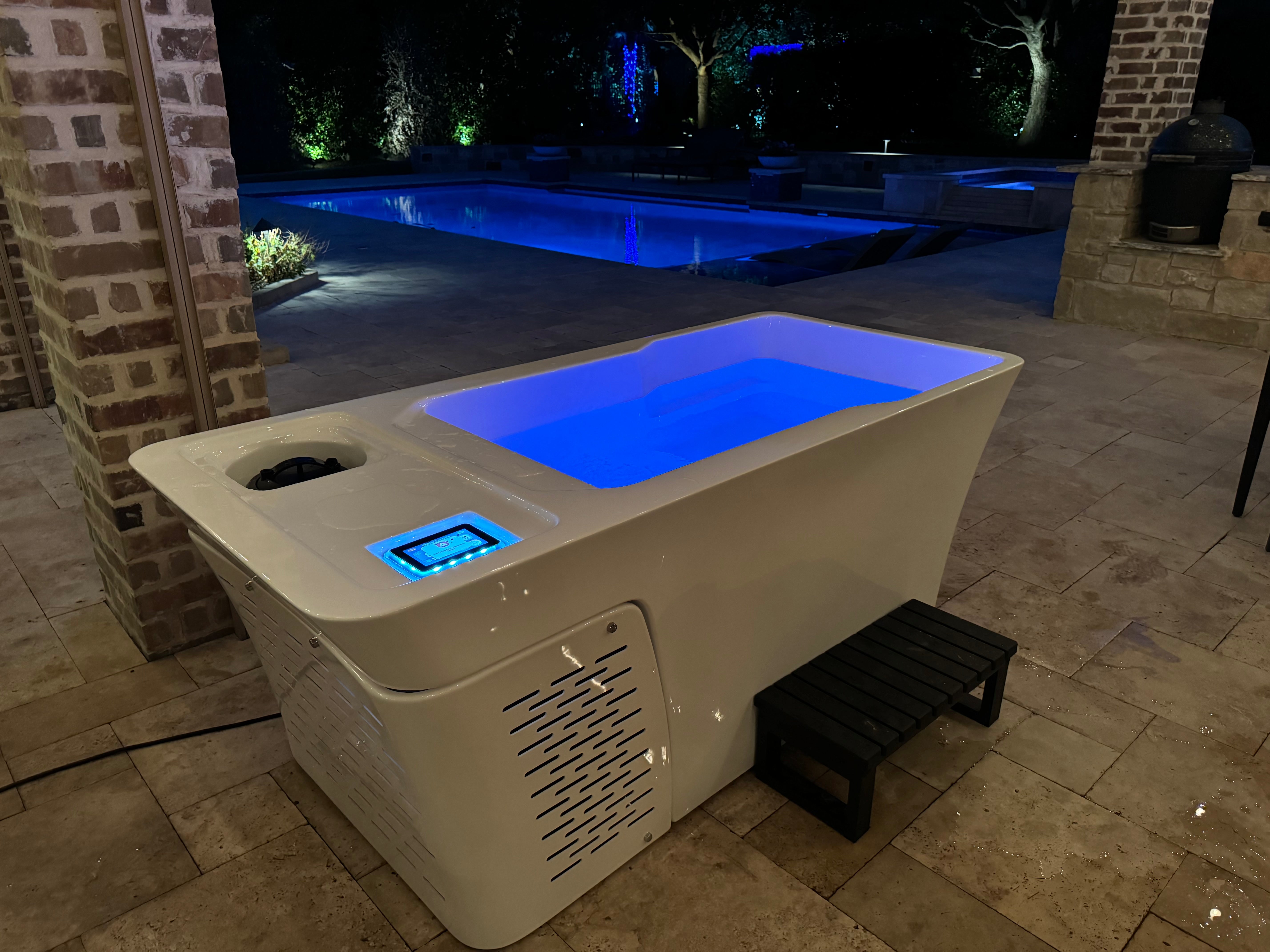 Lifetrend Atla 2-in-1 Hot & Cold Plunge Spa